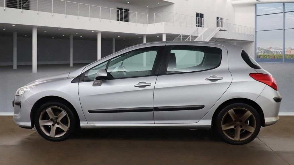 Used Peugeot 308 2011 for sale - 76923796: Photo 5