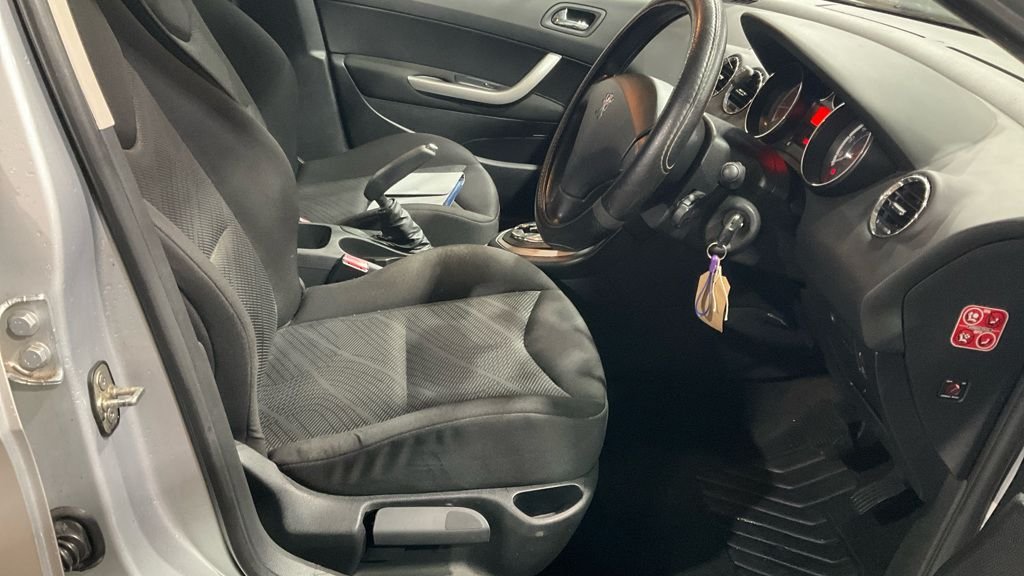 Used Peugeot 308 2011 for sale - 76923796: Photo 7