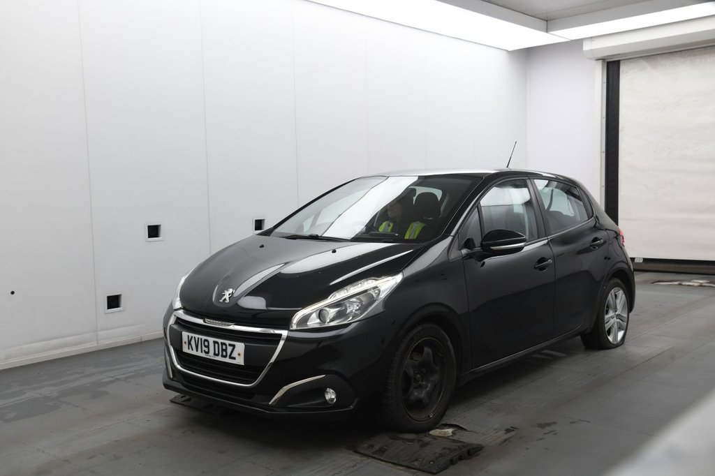 Used Peugeot 208 2019 for sale - 77608847: Photo 2