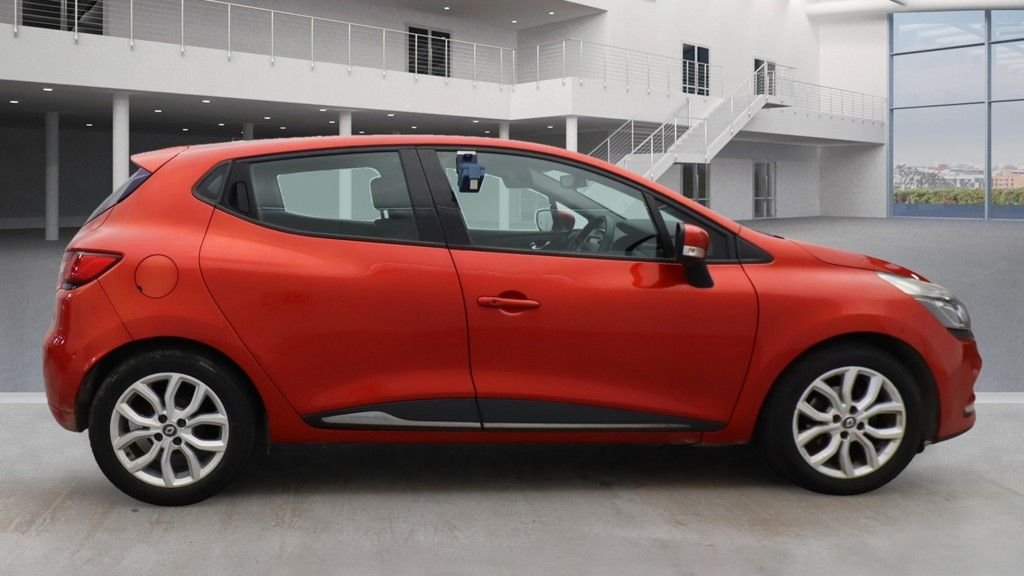 Used Renault Clio 2016 for sale - 76590919: Photo 2