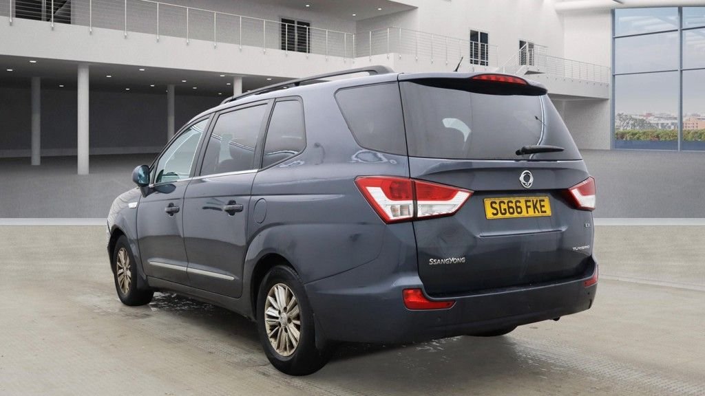 Used Ssangyong Turismo 2016 for sale - 76535885: Photo 4
