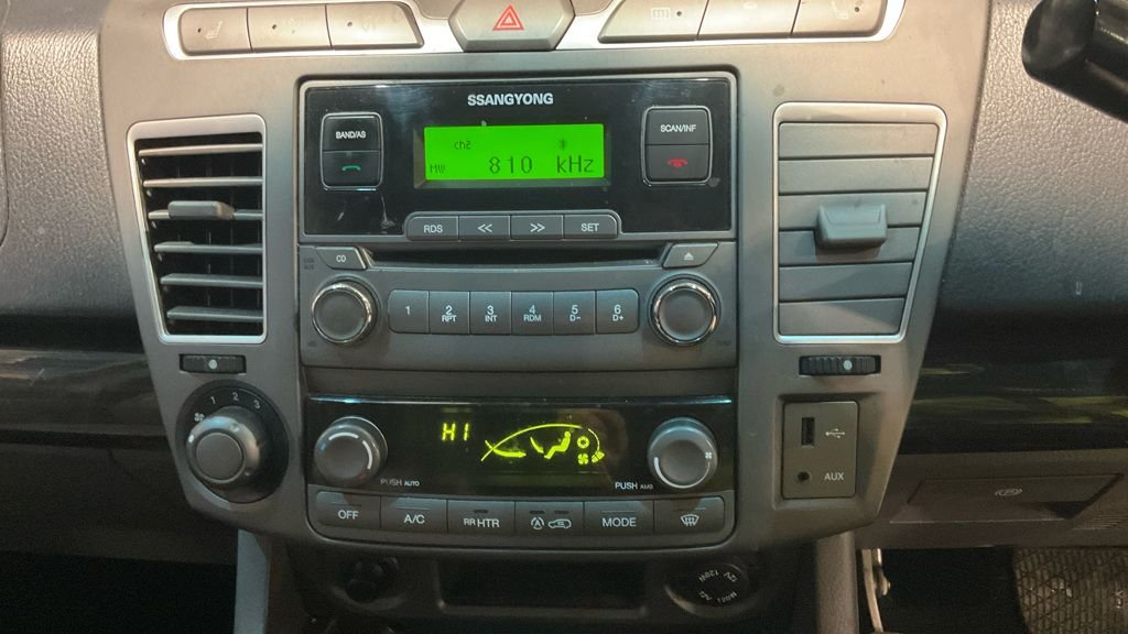 Used Ssangyong Turismo 2016 for sale - 76535885: Photo 8