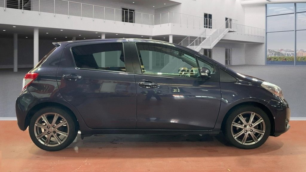 Used Toyota Yaris 2013 for sale - 76429624: Photo 2