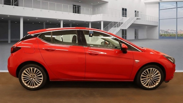 Used Vauxhall Astra 2018 for sale - 76291964: Photo 2