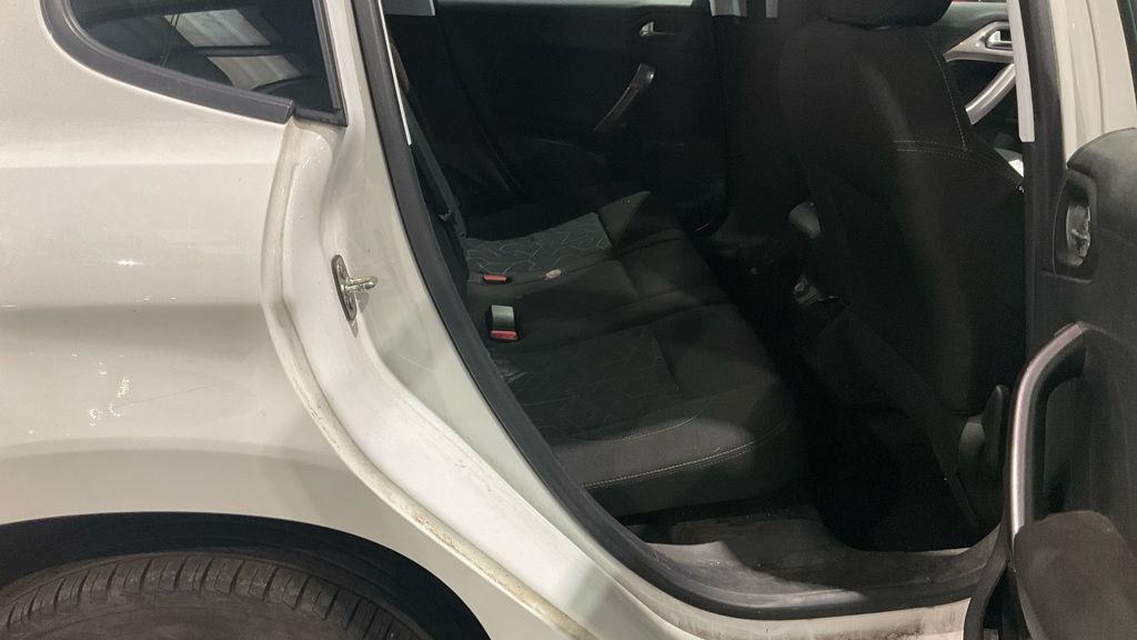 Used Peugeot 2008 2015 for sale - 78030741: Photo 9