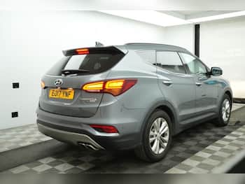 Used Hyundai Santa Fe 2017 for sale - 79857025: Photo