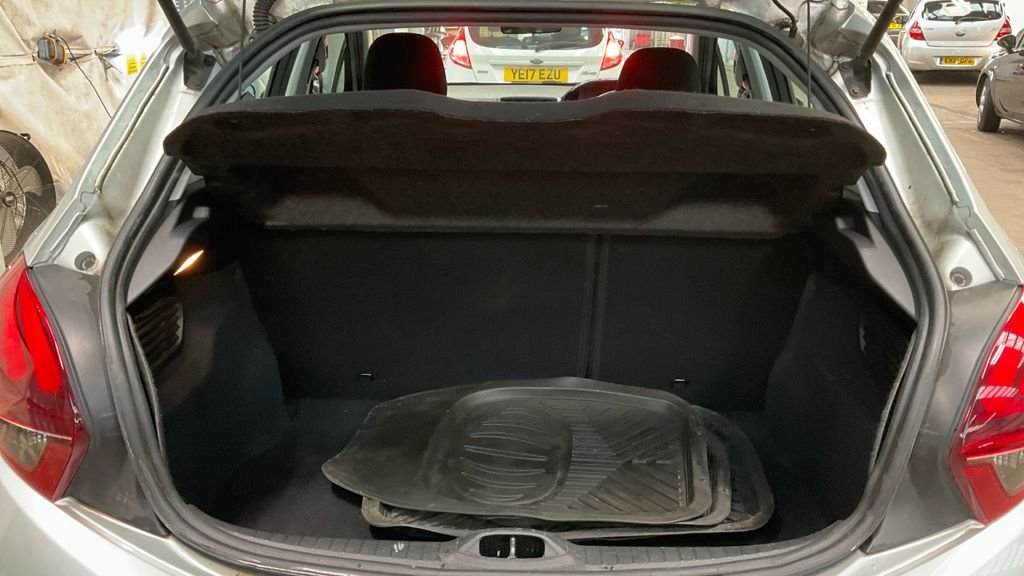 Used Peugeot 208 2017 for sale - 76376257: Photo 5