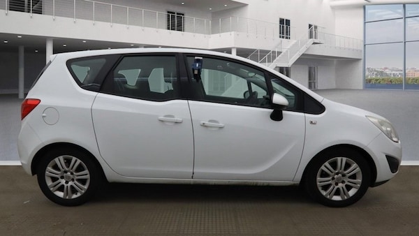 Used Vauxhall Meriva 2014 for sale - 76291959: Photo 2