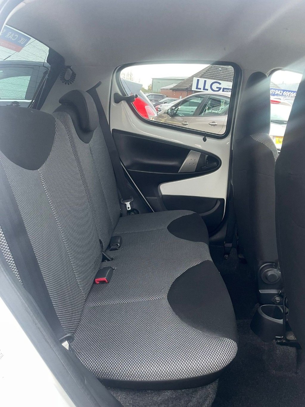 Used Toyota AYGO 2013 for sale - 76291117: Photo 11