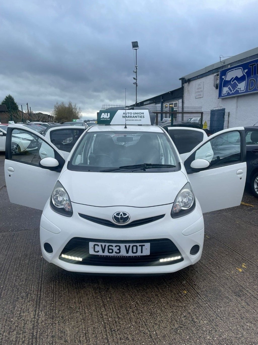 Used Toyota AYGO 2013 for sale - 76291117: Photo 6