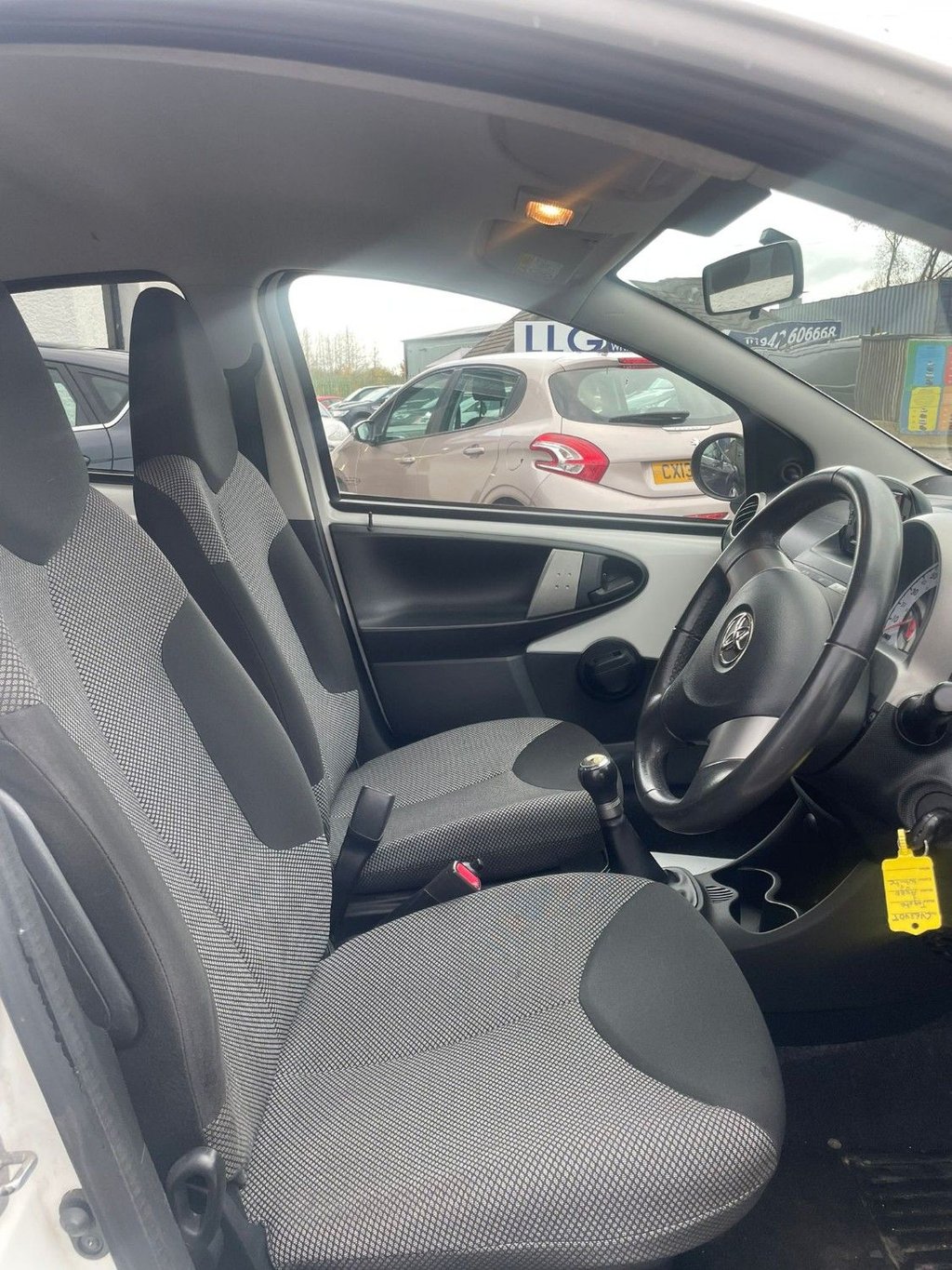 Used Toyota AYGO 2013 for sale - 76291117: Photo 8
