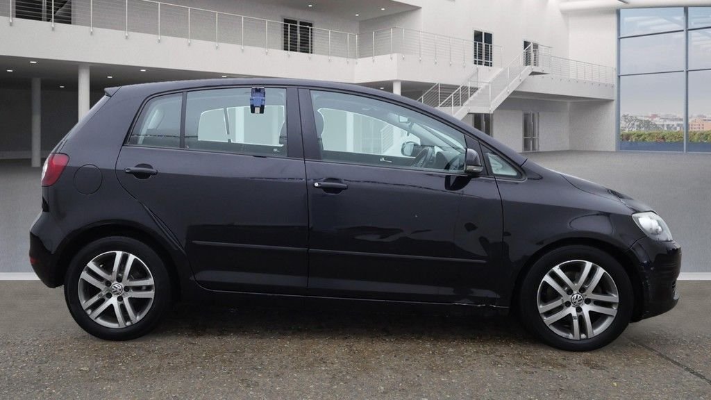 Used Volkswagen Golf Plus 2010 for sale - 76430207: Photo 2