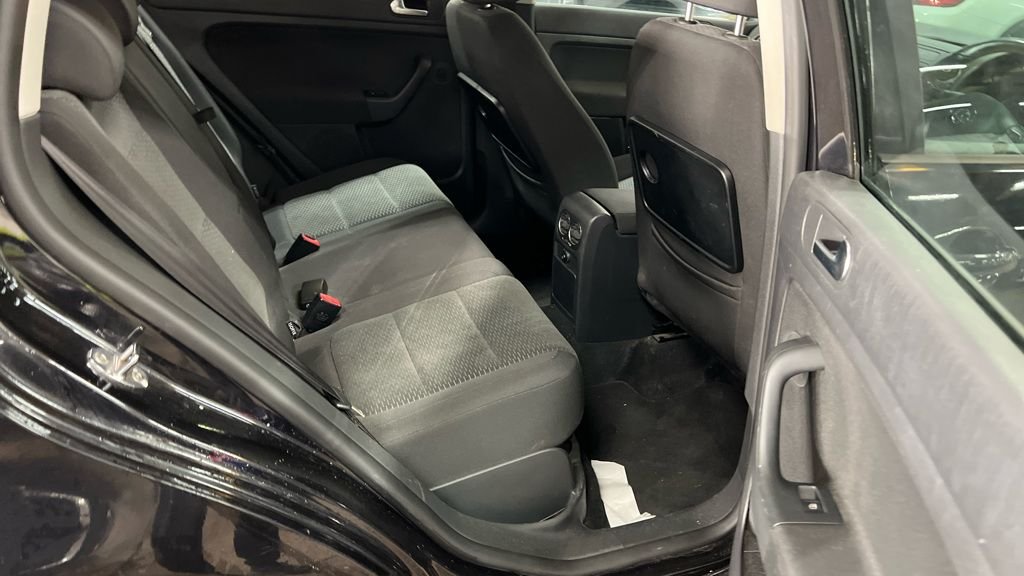 Used Volkswagen Golf Plus 2010 for sale - 76430207: Photo 8