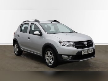 Used Dacia Sandero Stepway 2015 for sale - 77341480: Photo
