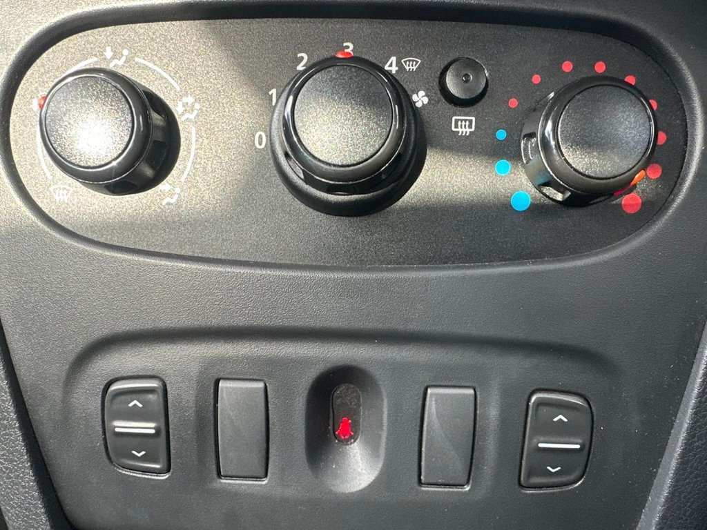 Used Dacia Sandero Stepway 2015 for sale - 77341480: Photo 22