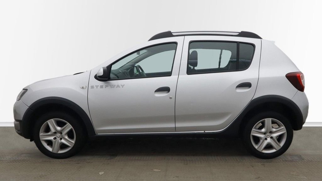 Used Dacia Sandero Stepway 2015 for sale - 77341480: Photo 6