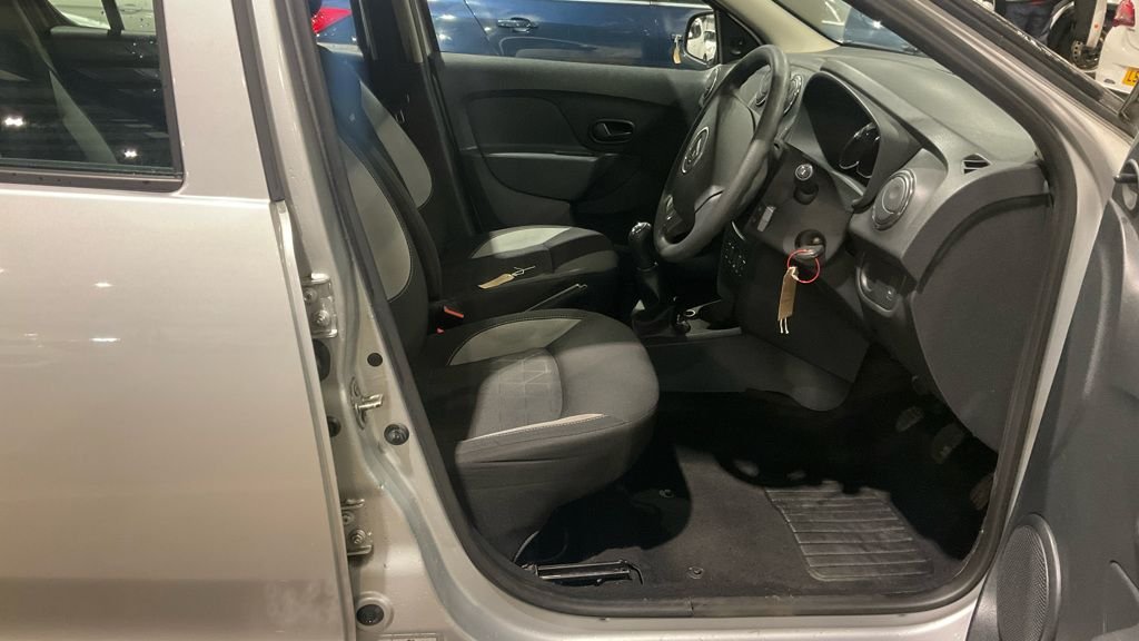 Used Dacia Sandero Stepway 2015 for sale - 77341480: Photo 9