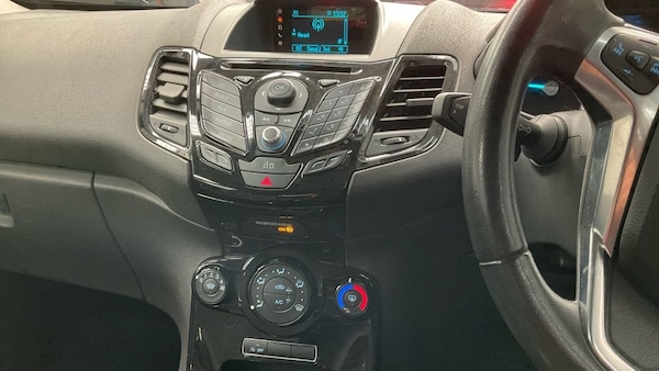 Used Ford Fiesta 2014 for sale - 76223176: Photo 11