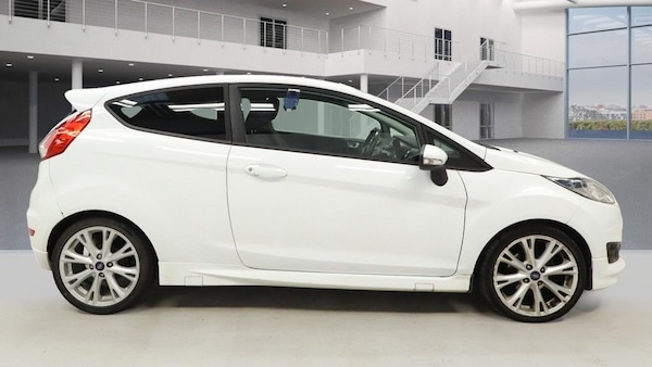 Used Ford Fiesta 2014 for sale - 76223176: Photo 2