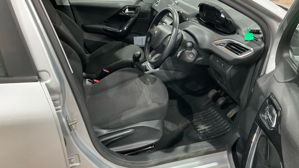 Used Peugeot 208 2012 for sale - 77053636: Photo 10