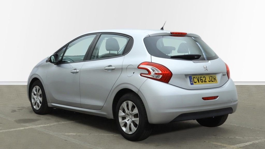 Used Peugeot 208 2012 for sale - 77053636: Photo 4