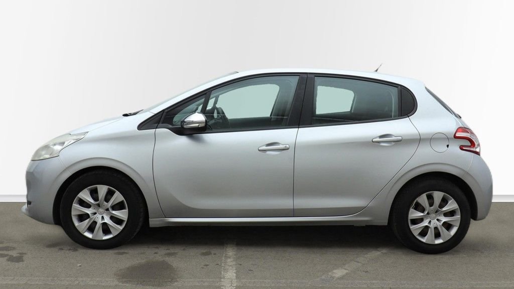 Used Peugeot 208 2012 for sale - 77053636: Photo 5