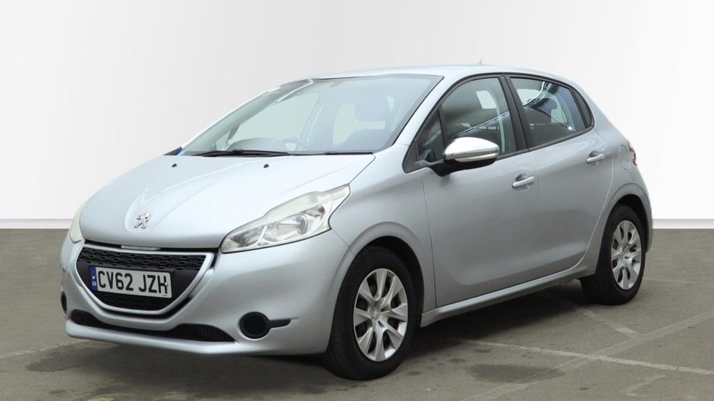 Used Peugeot 208 2012 for sale - 77053636: Photo 6