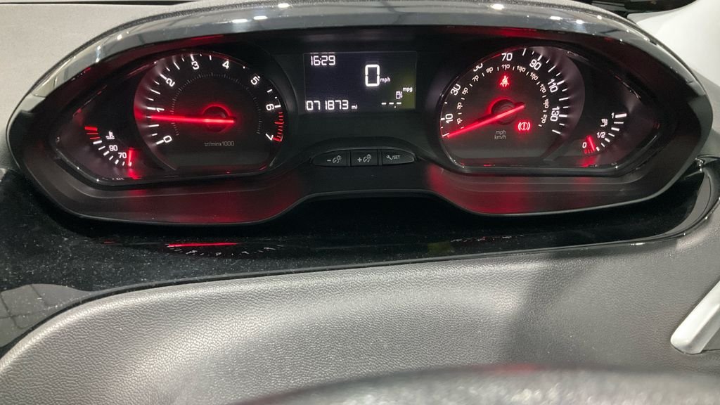 Used Peugeot 208 2012 for sale - 77053636: Photo 8