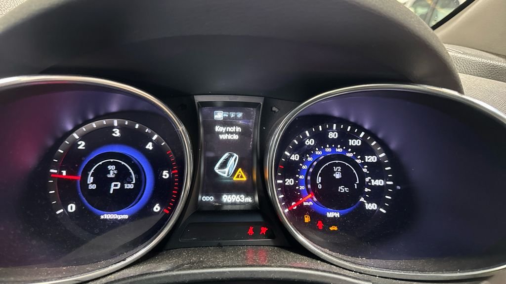 Used Hyundai Santa Fe 2015 for sale - 76010373: Photo 10