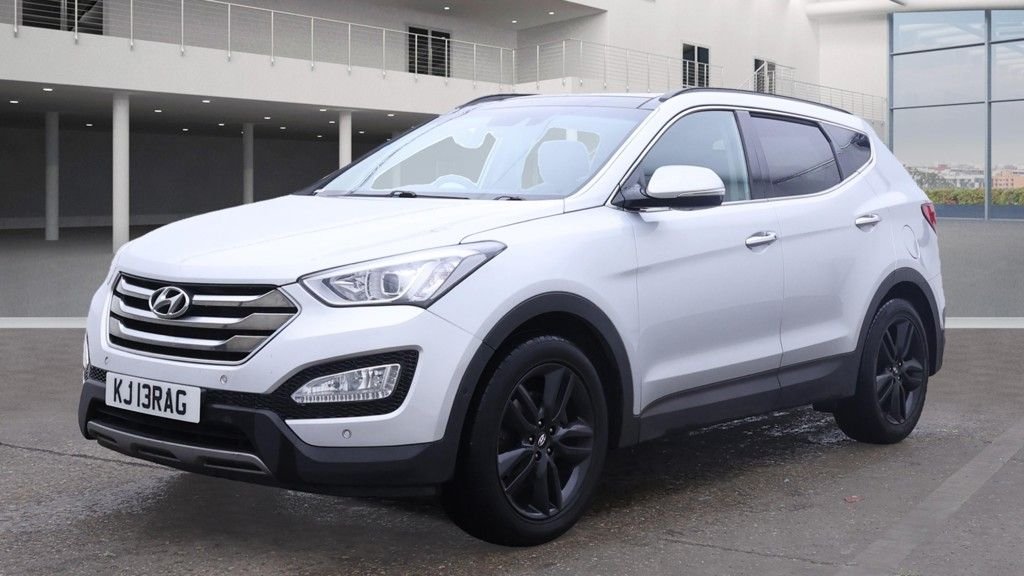 Used Hyundai Santa Fe 2015 for sale - 76010373: Photo 2
