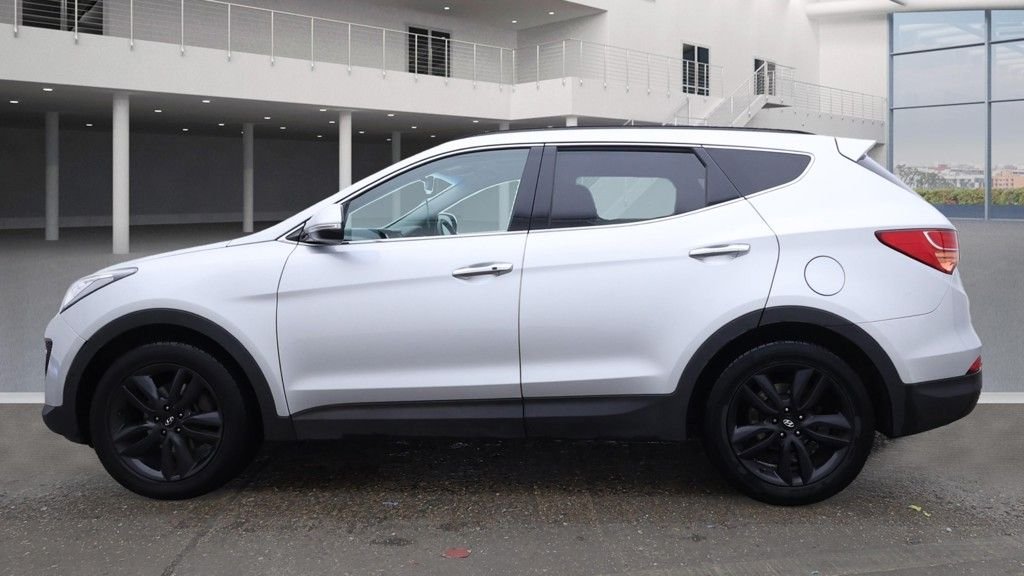 Used Hyundai Santa Fe 2015 for sale - 76010373: Photo 6