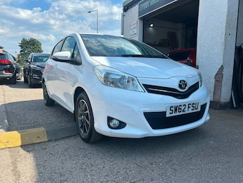 Used Toyota Yaris 2013 for sale - 79539142: Photo