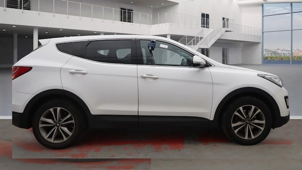Used Hyundai Santa Fe 2015 for sale - 76223175: Photo 2