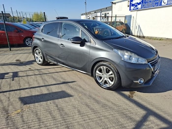 Used Peugeot 208 2014 for sale - 78514330: Photo