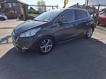 Used Peugeot 208 2014 for sale - 78514330: Photo