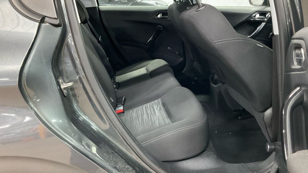 Used Peugeot 208 2015 for sale - 77720421: Photo 6