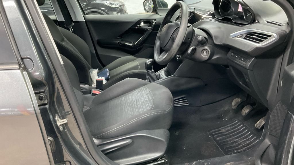 Used Peugeot 208 2015 for sale - 77720421: Photo 7