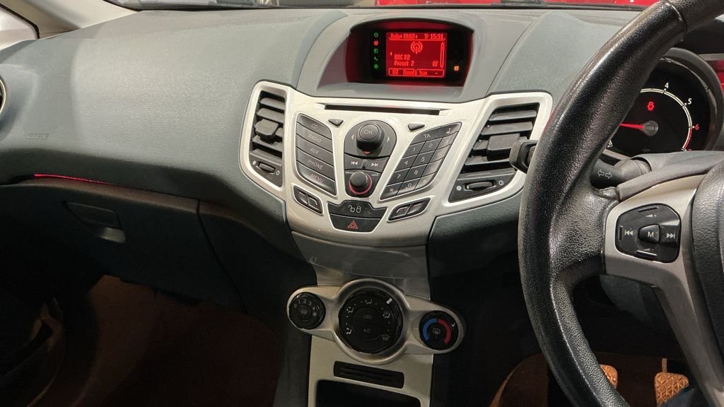 Used Ford Fiesta 2010 for sale - 78181710: Photo 11