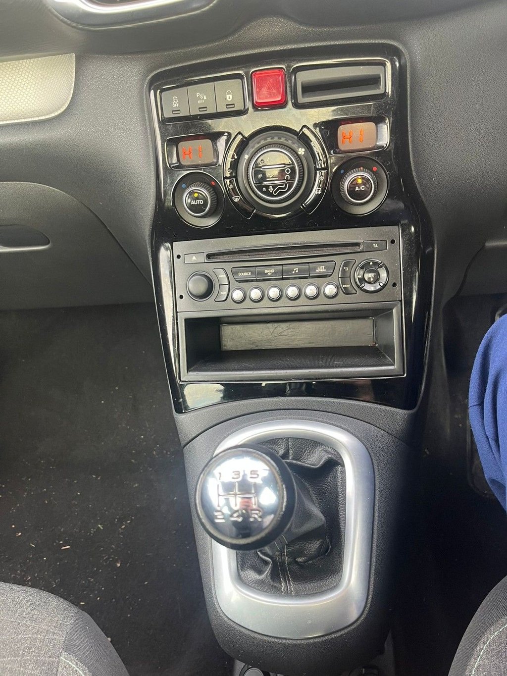 Used Citroen C3 Picasso 2016 for sale - 77132959: Photo 17