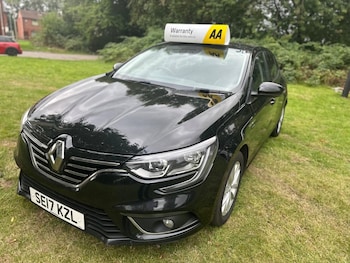 Used Renault Megane 2017 for sale - 75566841: Photo