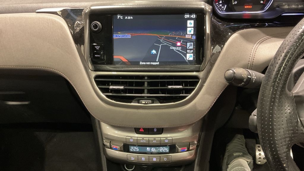 Used Peugeot 208 2014 for sale - 78030764: Photo 12