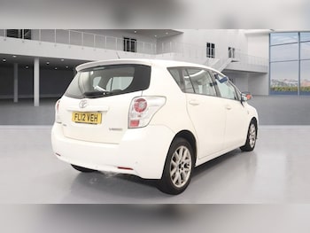 Used Toyota Verso 2012 for sale - 75947810: Photo