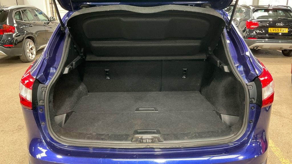 Used Nissan Qashqai 2015 for sale - 77937090: Photo 12