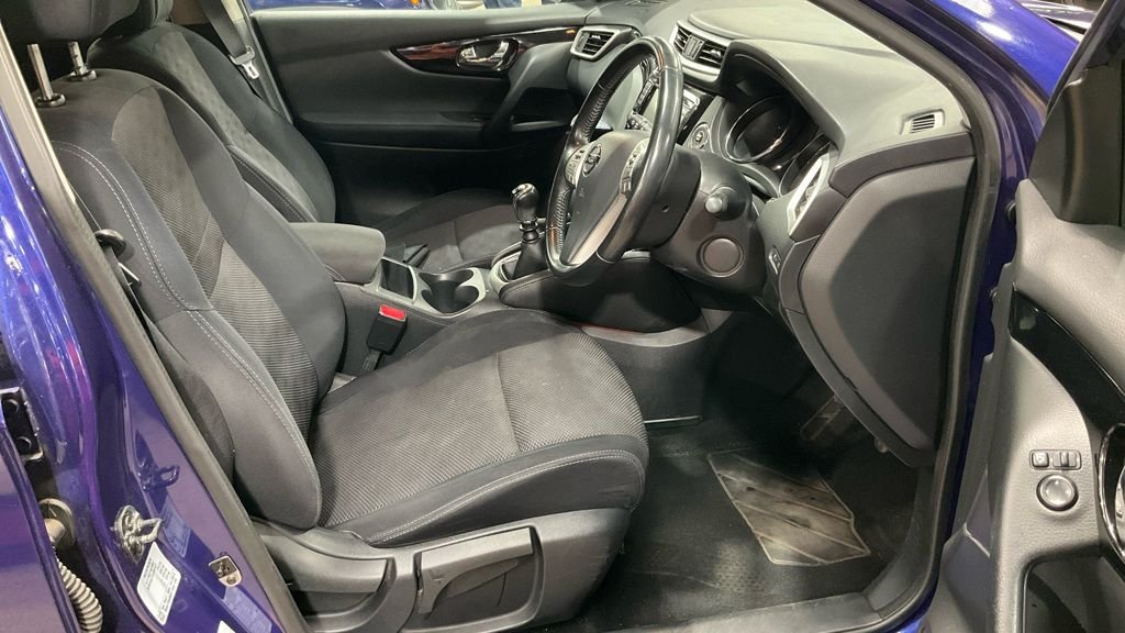 Used Nissan Qashqai 2015 for sale - 77937090: Photo 9