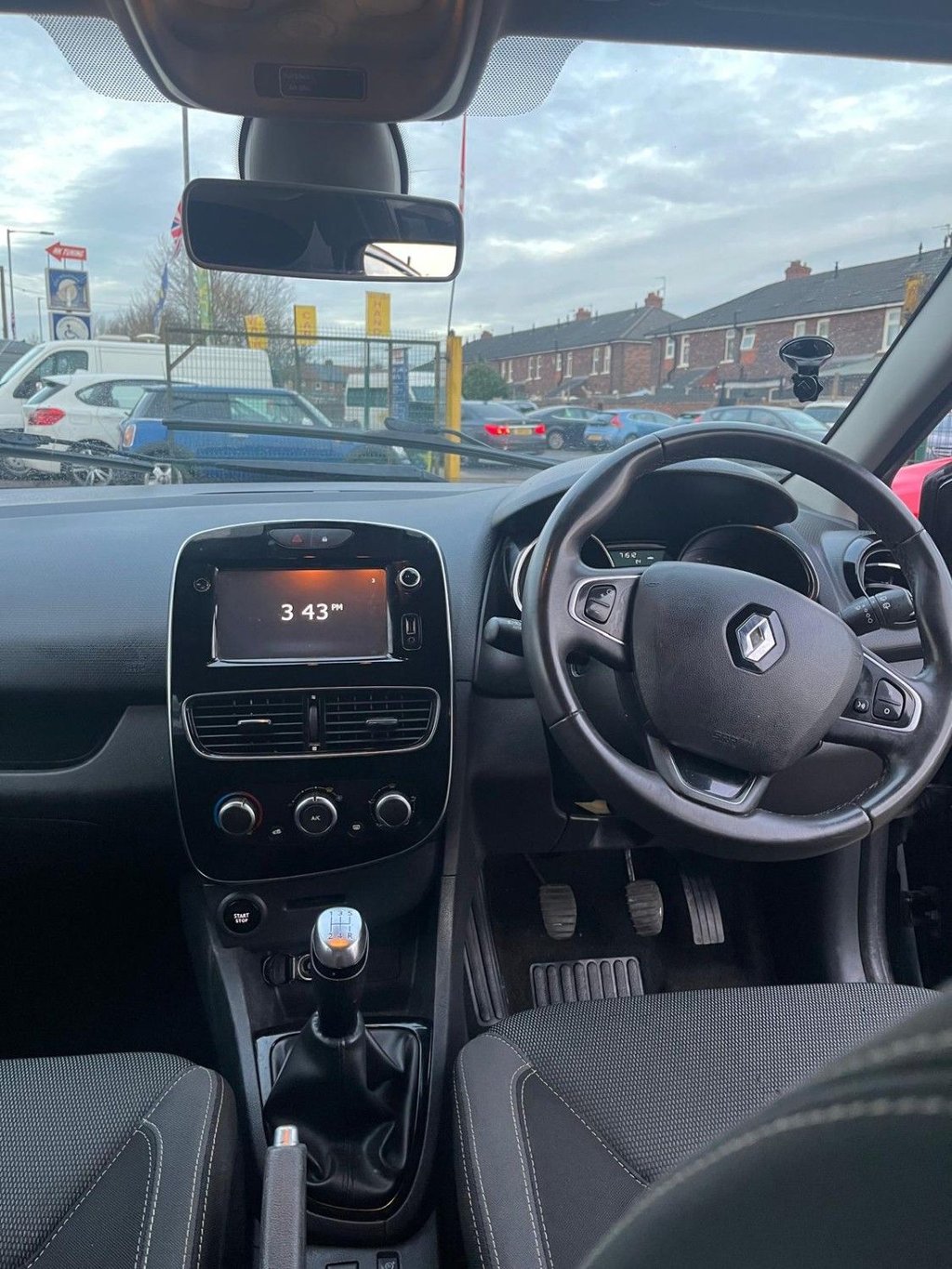 Used Renault Clio 2017 for sale - 76546601: Photo 10