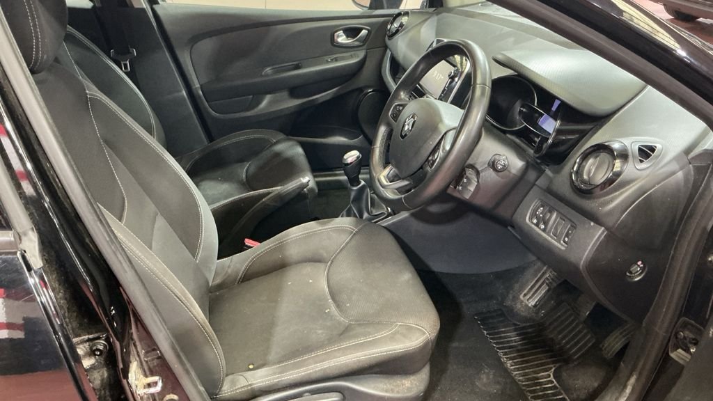 Used Renault Clio 2017 for sale - 76546601: Photo 5