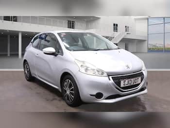 Used Peugeot 208 2013 for sale - 79643679: Photo