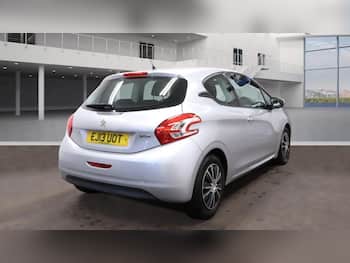 Used Peugeot 208 2013 for sale - 79643679: Photo
