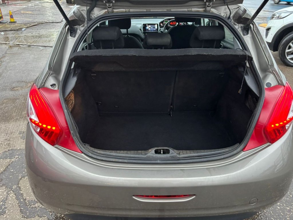 Used Peugeot 208 2015 for sale - 77936212: Photo 14