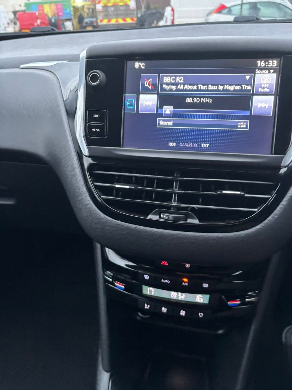 Used Peugeot 208 2015 for sale - 77936212: Photo 21